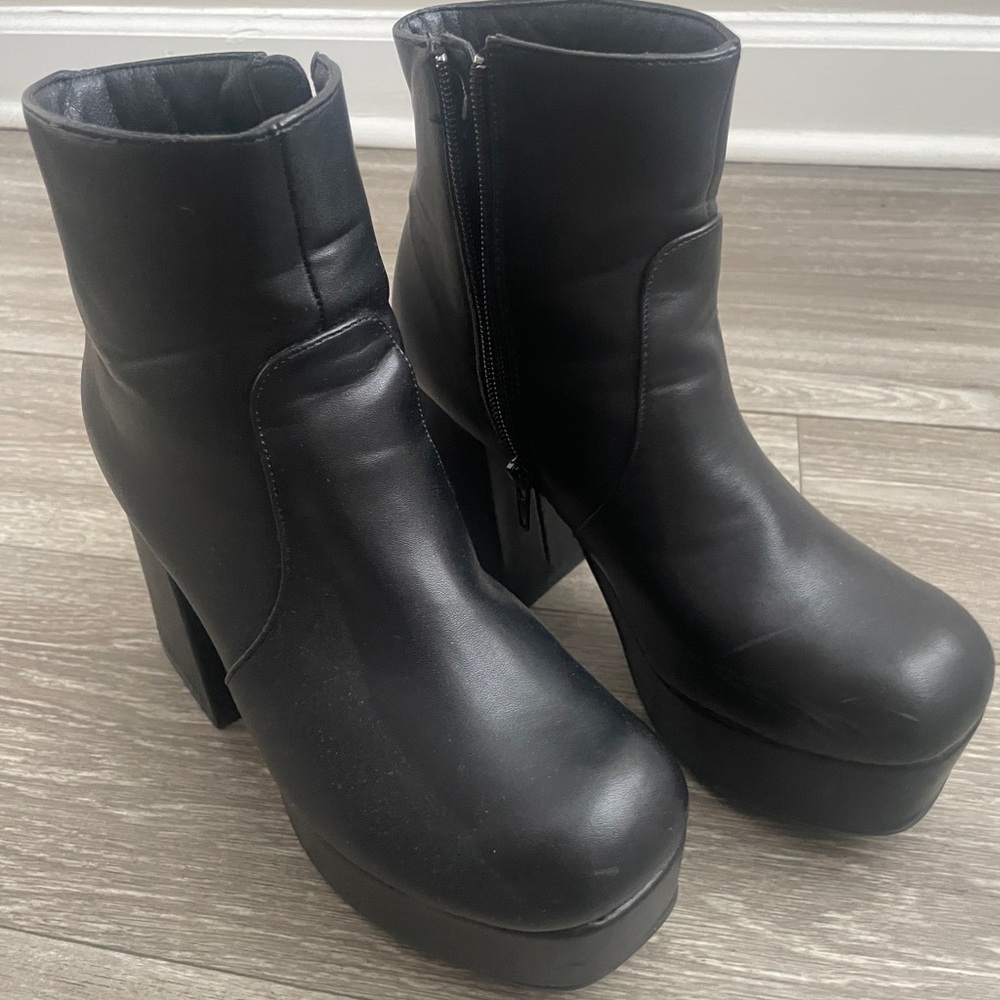 Charlotte Russe Black Heeled Boots Modern Platform